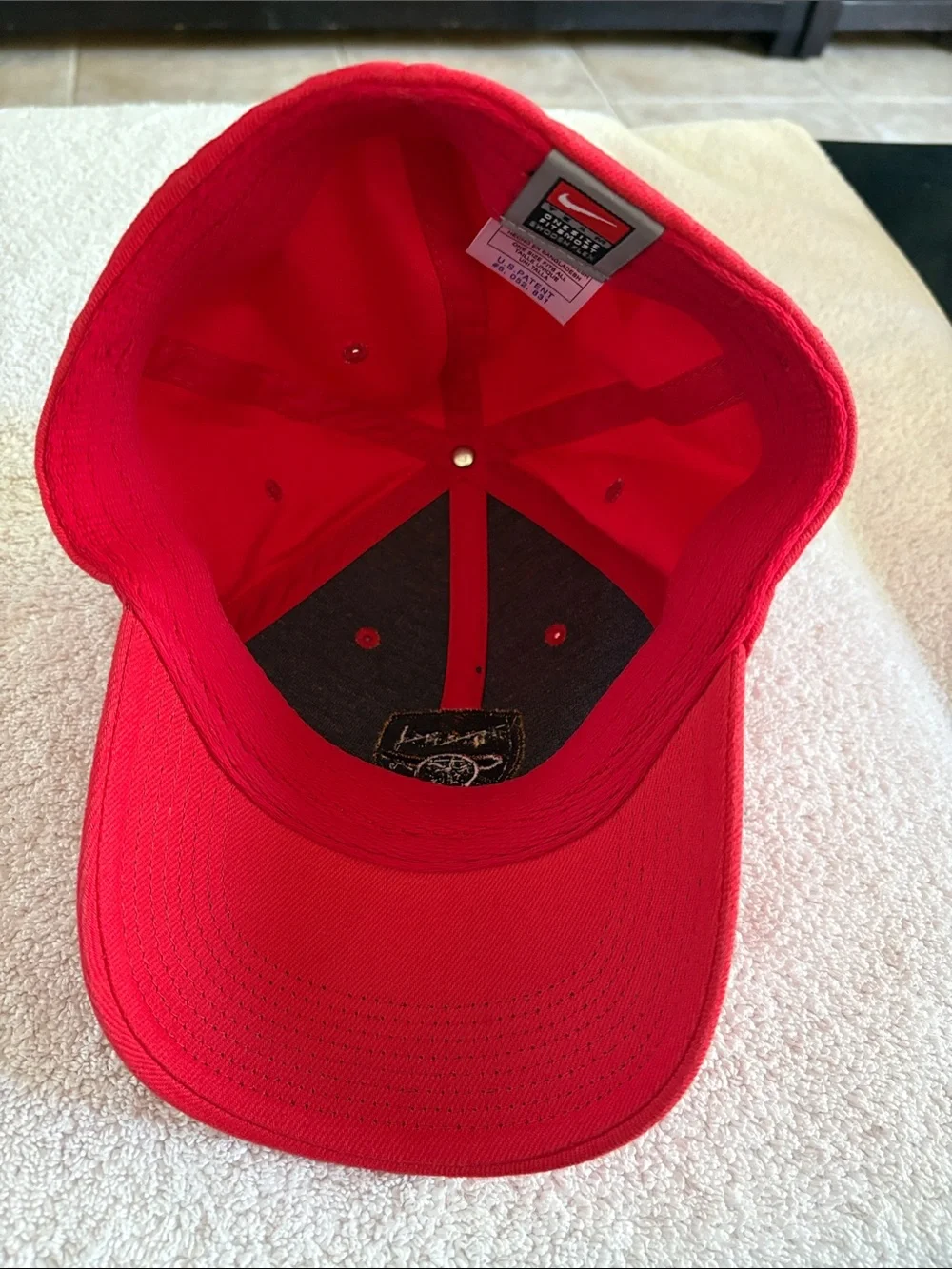 Team Nike Arsenal FC Logo Patch Insignia OSFM One Size Swoosh Flex Cap Hat